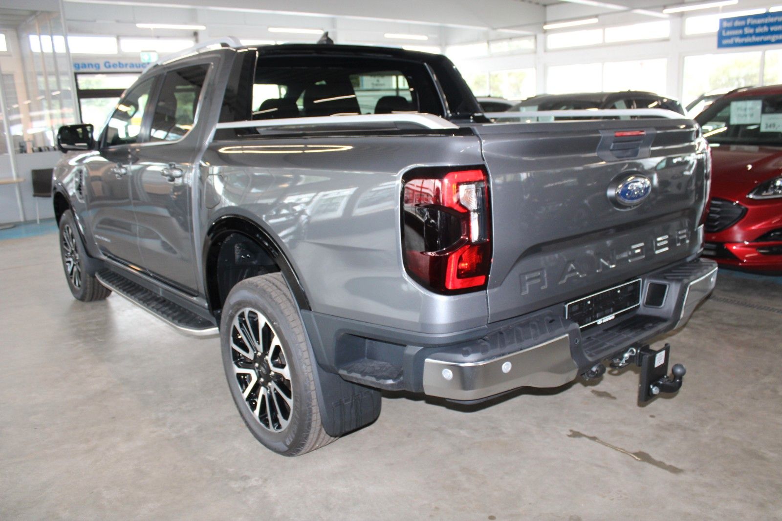 Fahrzeugabbildung Ford Ranger Platinum Automatik LEDER AHK ROLLO STDH