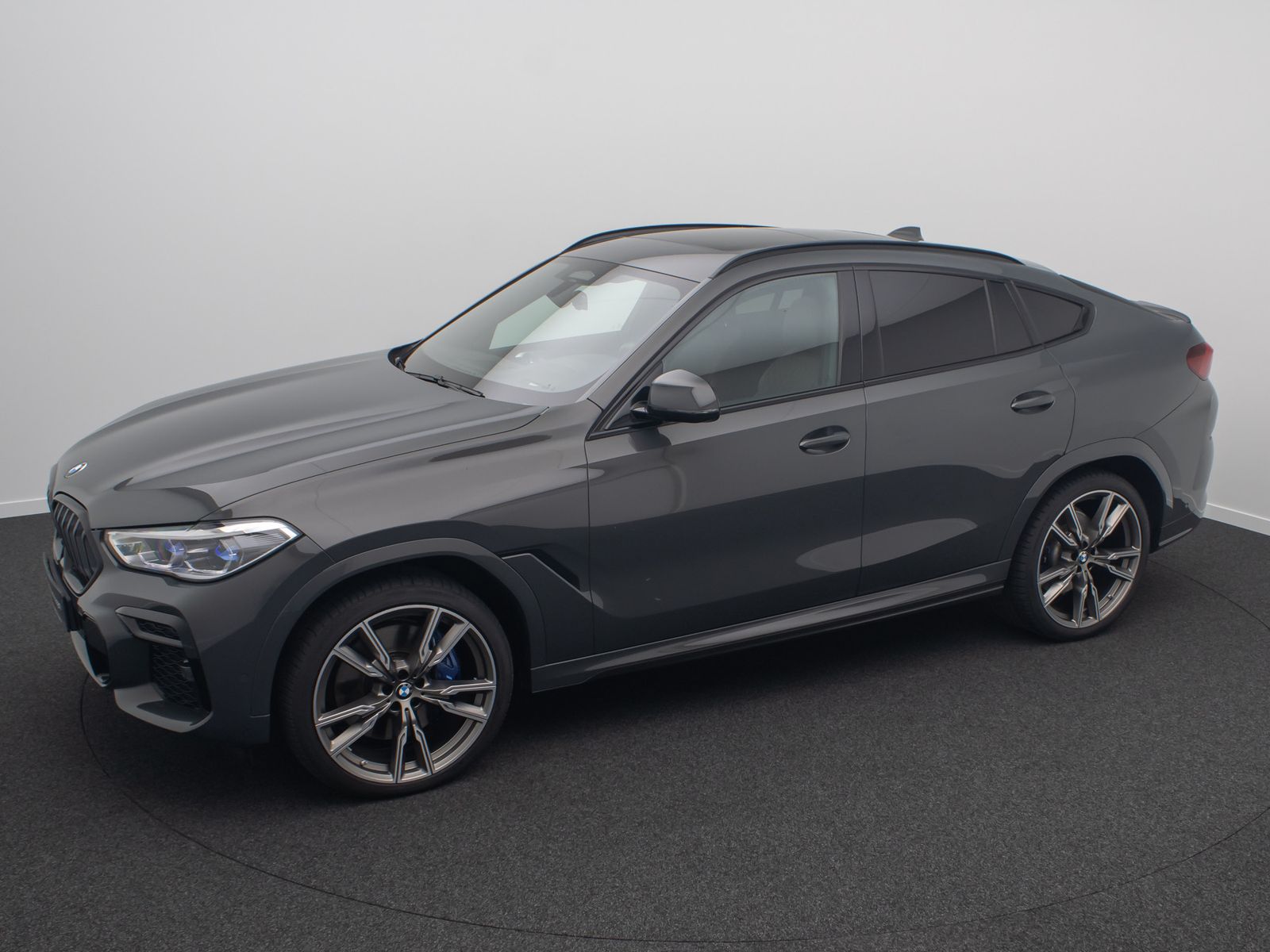 Fahrzeugabbildung BMW X6 M50i B&W HUD DAB SkyLounge Individual 22Zoll