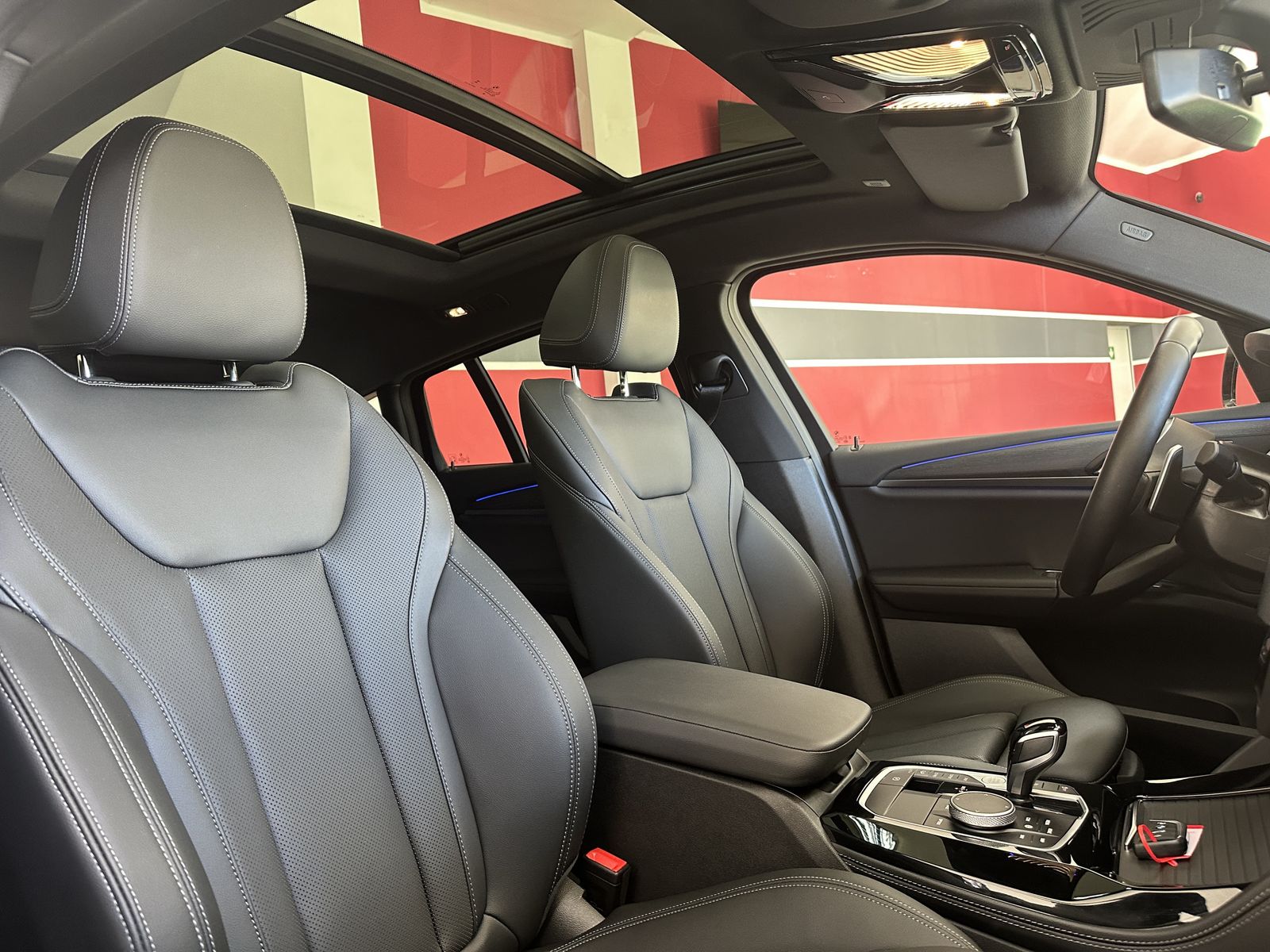 Fahrzeugabbildung BMW X4 xDrive 30 d M Sport PANO*MATRIX*HIFI*PROF*21"