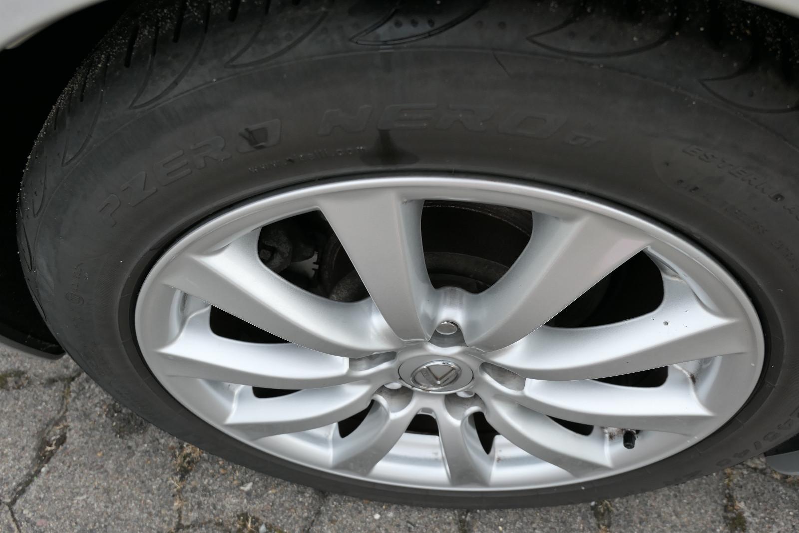 Lexus IS 250 V6 208ch - Attelage - Navi - Sièges ventilés - Xénon - Pneus toutes saisons