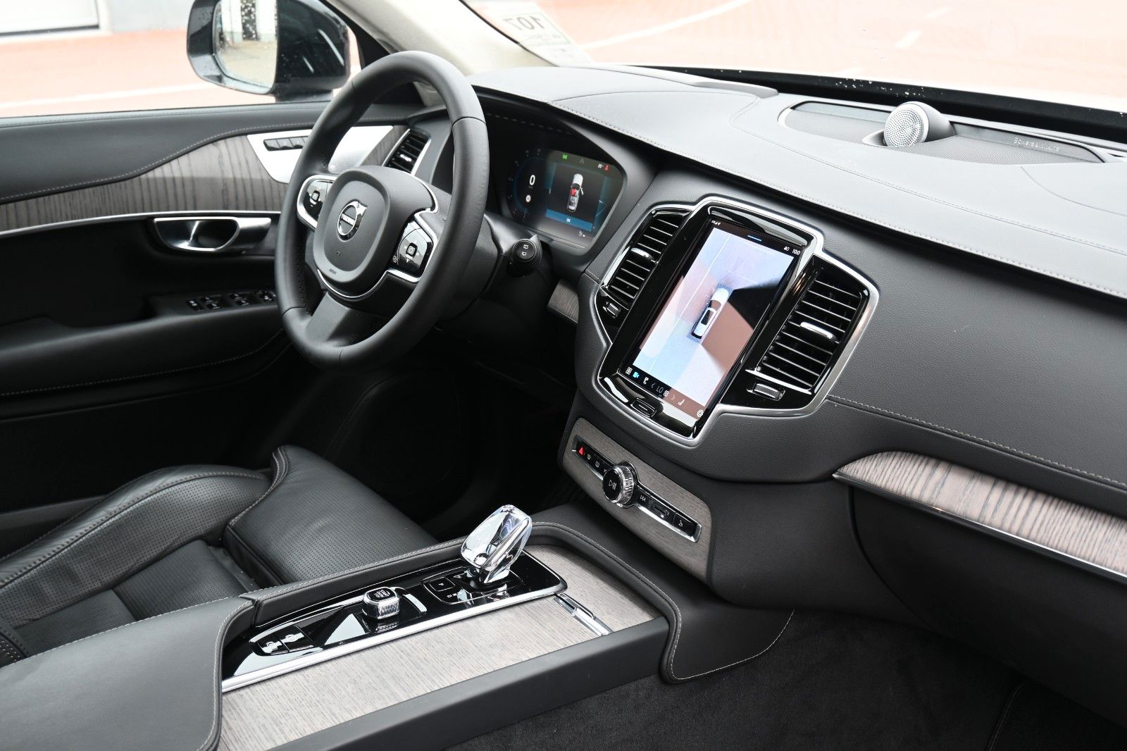 Fahrzeugabbildung Volvo XC90 B5 AWD Ultimate Dark *HUD*B&W*NAV*LUFT*MASS