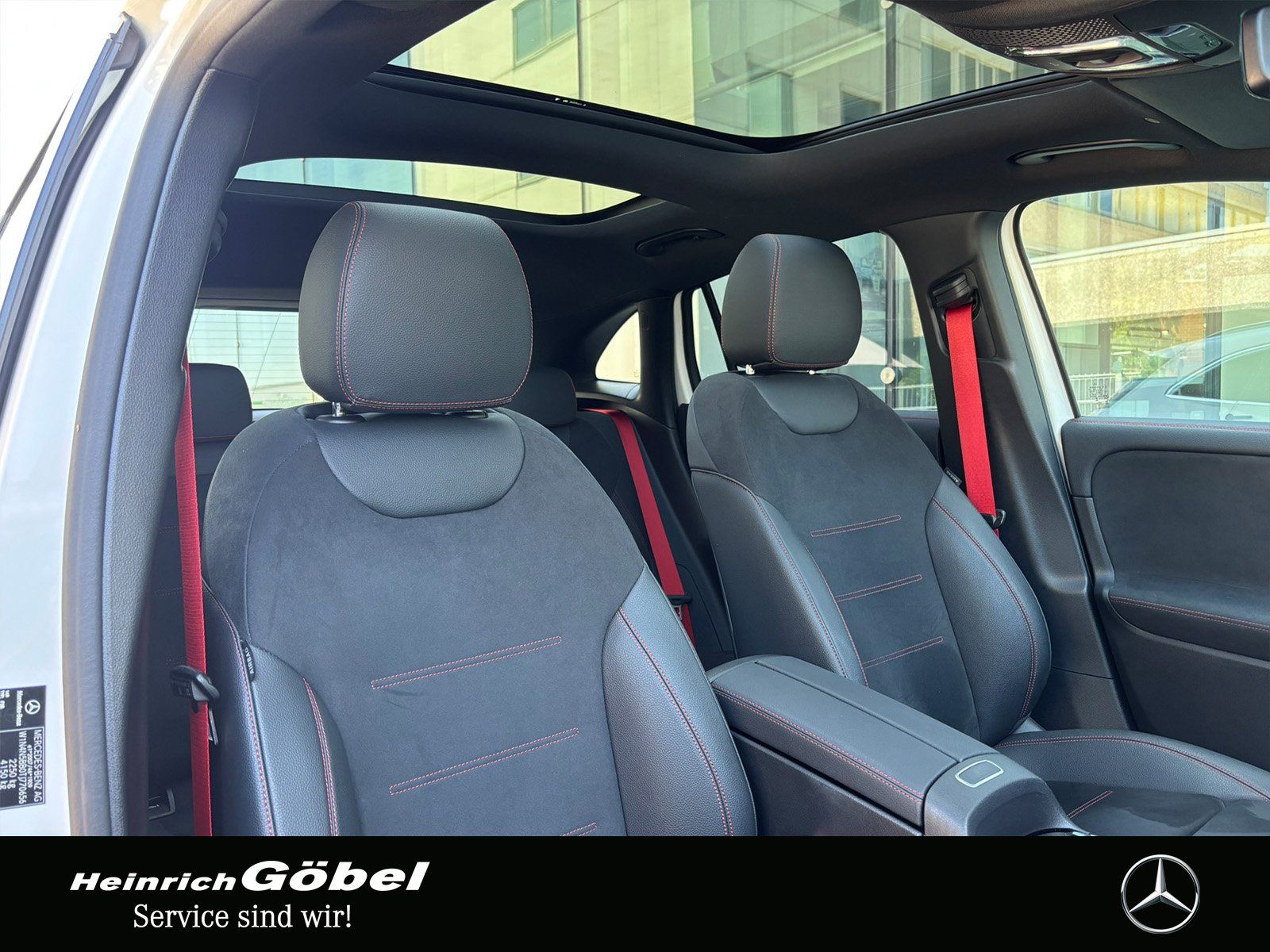 Fahrzeugabbildung Mercedes-Benz AMG GLA 35 4M*HUD*PANO*MEMORY*360°KAMERA*21ZOLL