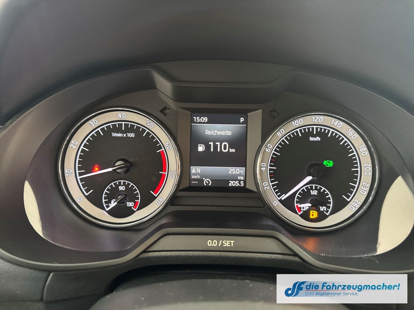Fahrzeugabbildung SKODA Octavia Combi Drive 1,4 DSG 150PS AHK Navi LED B
