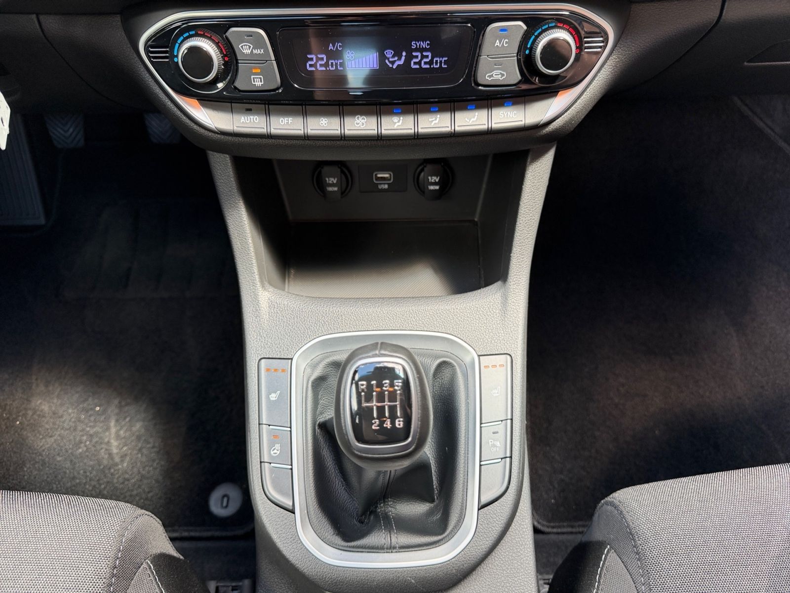 Fahrzeugabbildung Hyundai i30 1.0 T-GDI Edition 30 1Hd Sitzheizung