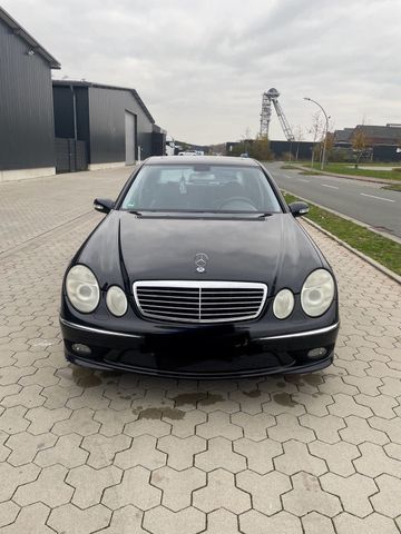 Mercedes-Benz Mercedes E320 V6 AMG PAKET