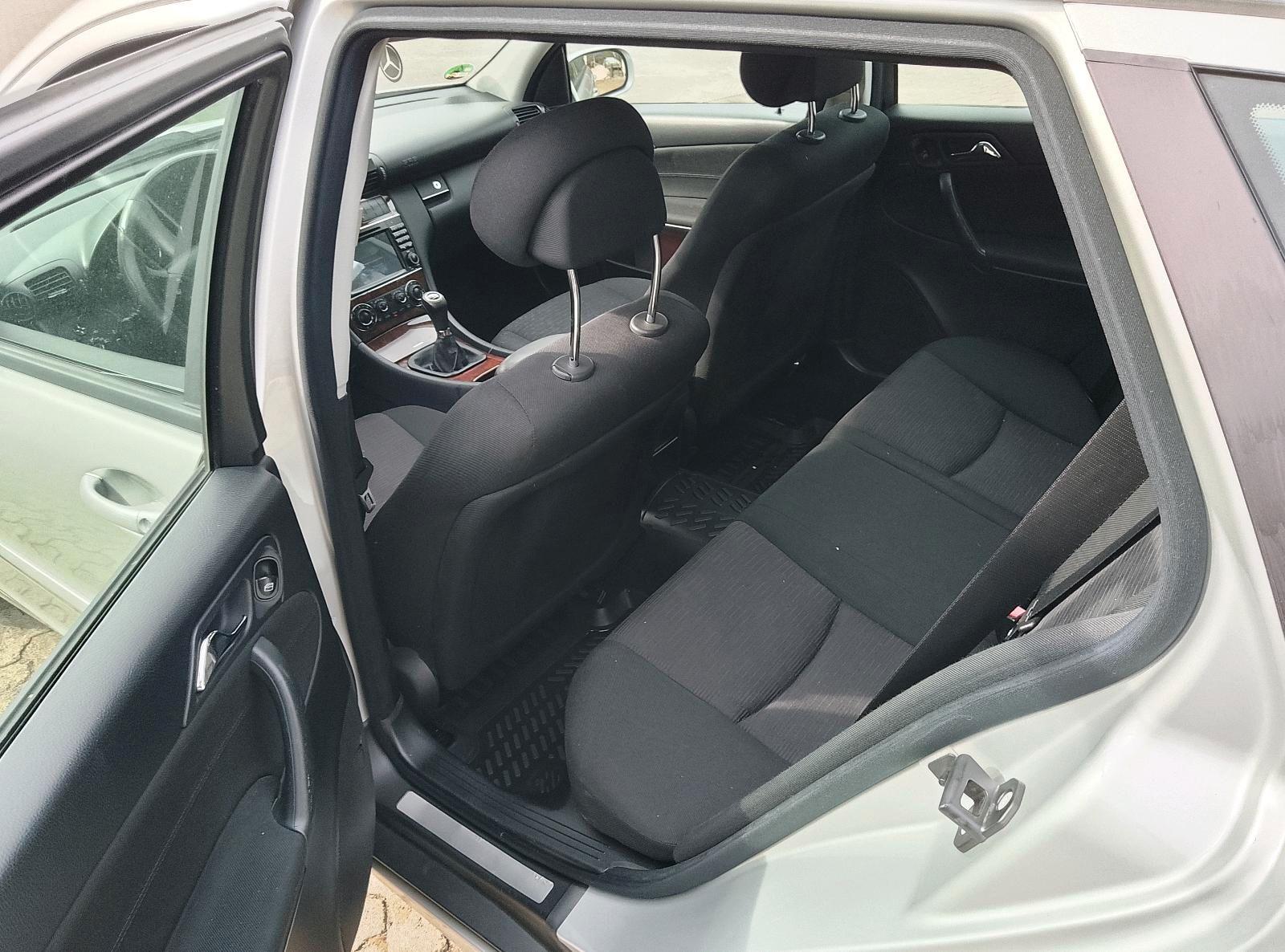 Mercedes-Benz C180 2005 — photo 7