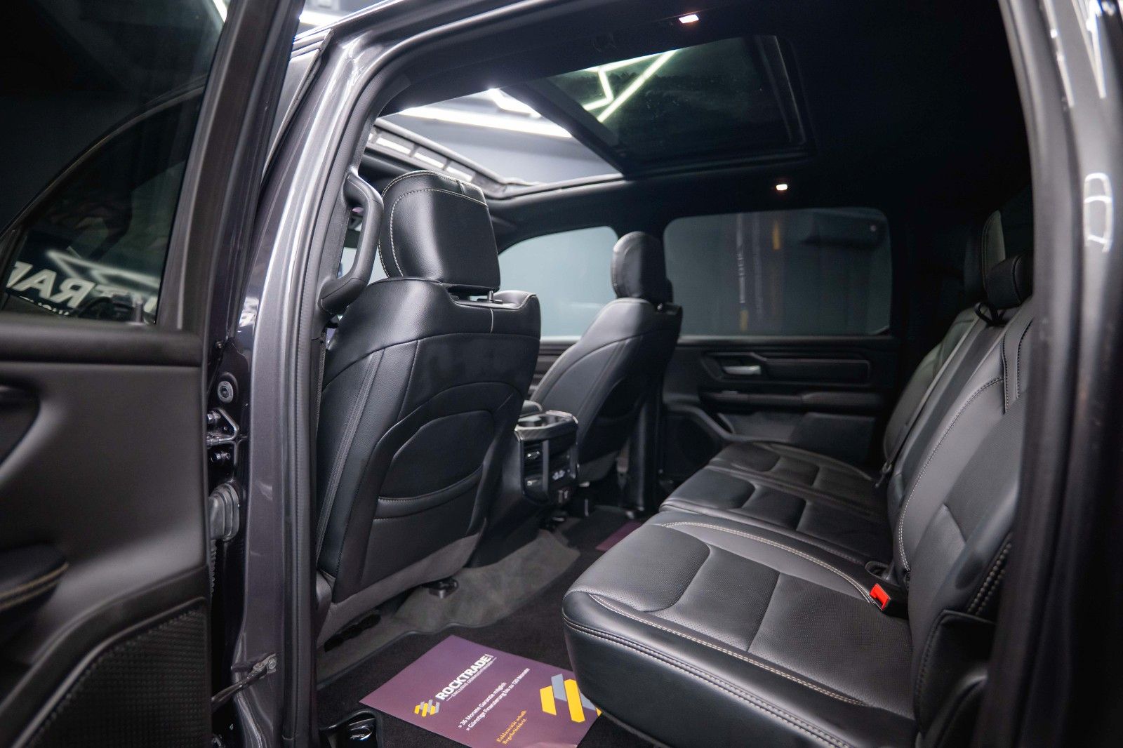 Fahrzeugabbildung Dodge RAM 5.7 V8 HEMI 4x4 Sport Night *Pano*22 Zoll*