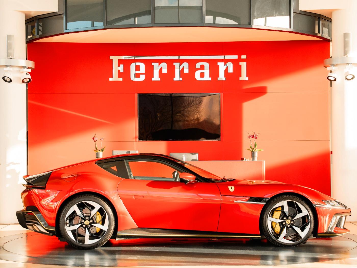 Ferrari 12Cilindri Panoramadach*Lift*HiFi-Burmester