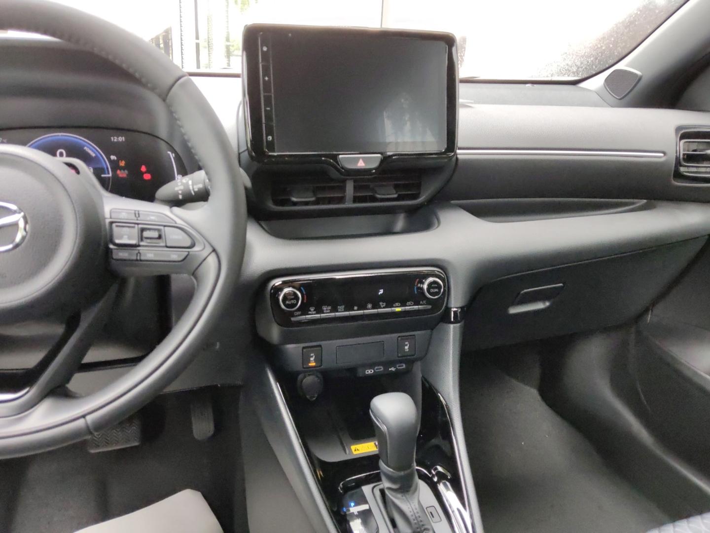 Mazda 2 Hybrid HOMURA 2026 Digitales Cockpit LED ACC A