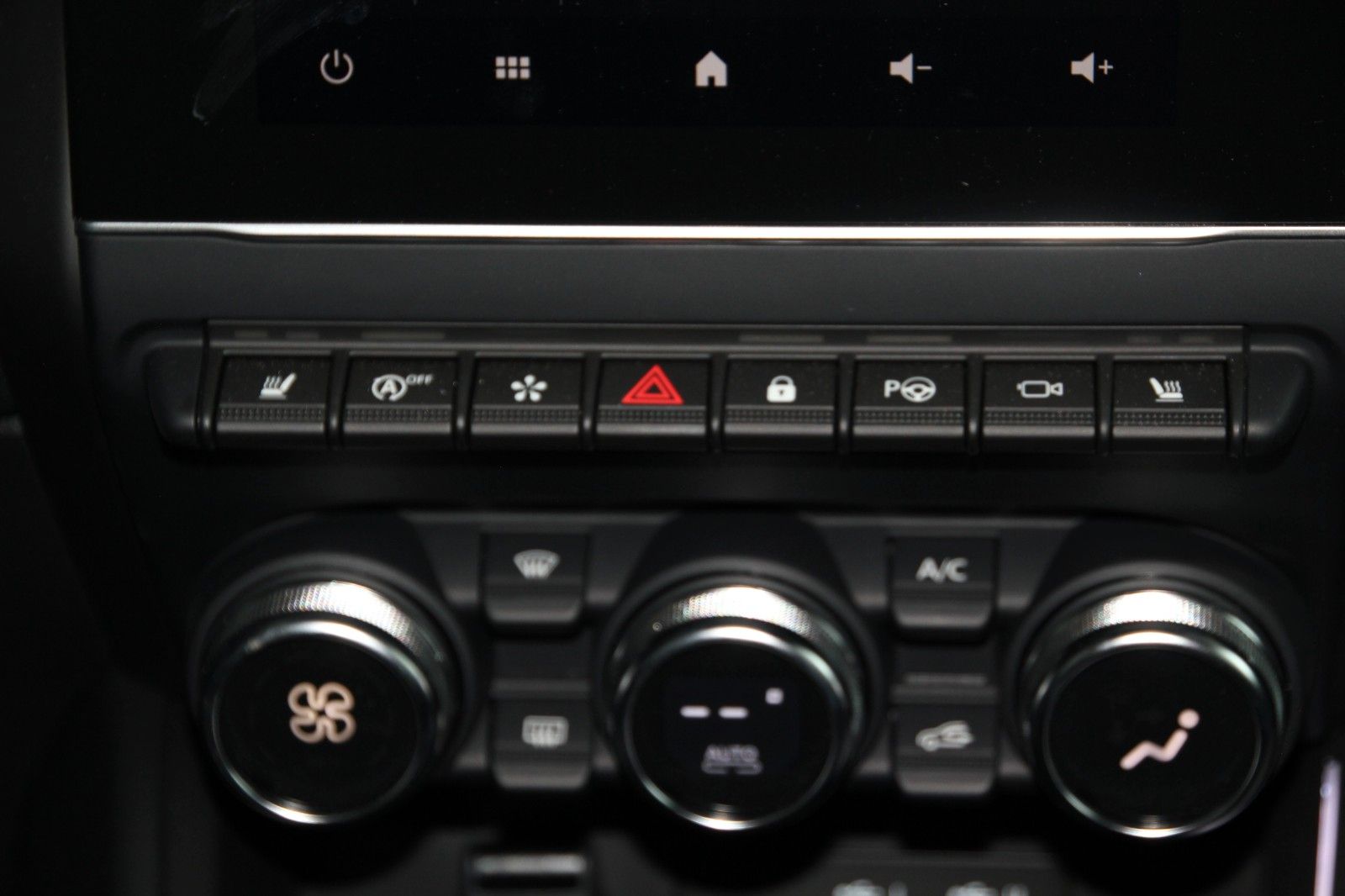 Fahrzeugabbildung Mitsubishi Colt Top LED*DAB*SHZ*BOSE*360°