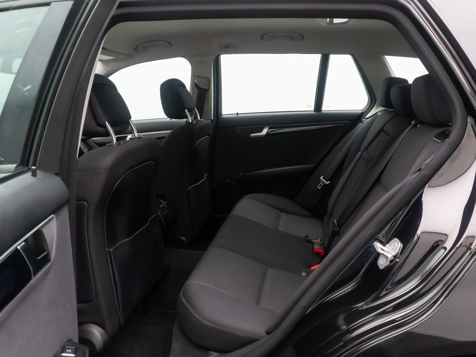 Fahrzeugabbildung Mercedes-Benz C 180 BlueEfficiency AHK Navi HiFi PDC KlimaAut