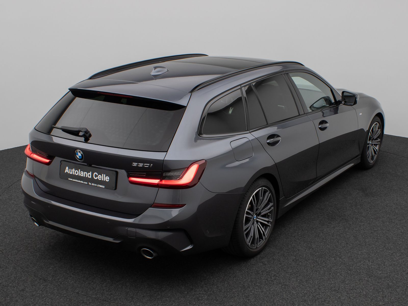 Fahrzeugabbildung BMW 330i M Sport Panorama Kamera DAB HiFi Komfort