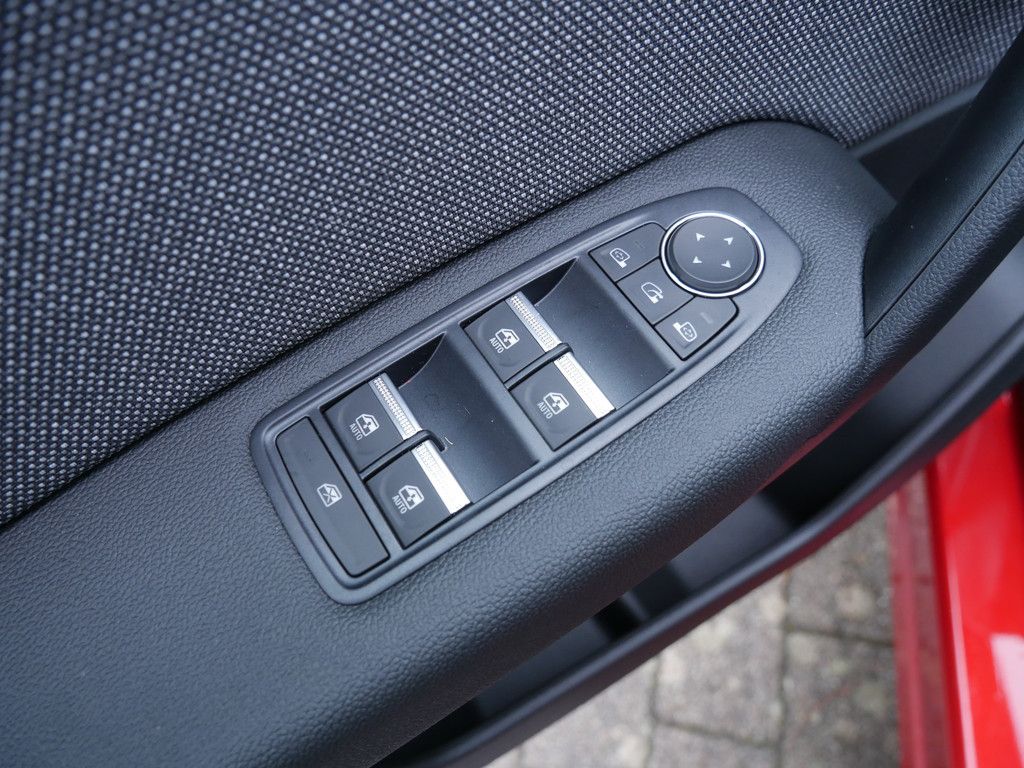 Fahrzeugabbildung Renault Captur Techno TCe 140 Mild Hybrid