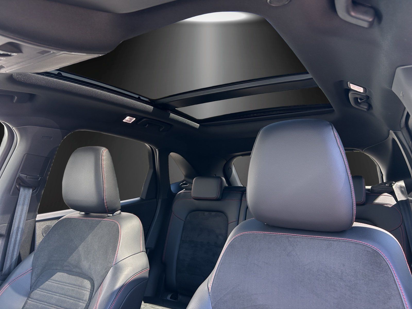 Fahrzeugabbildung Ford Kuga 2.5 Duratec Plug-in-Hybrid ST-Line X/PANO/