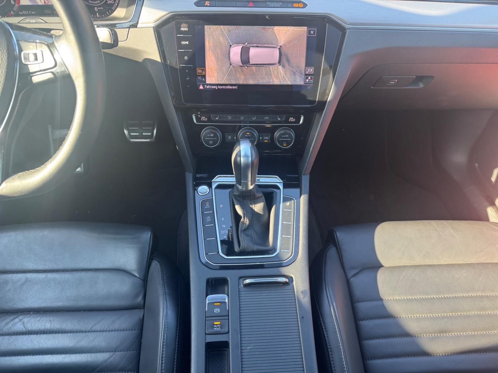 Volkswagen AUT/360°KAMERA/PANO/LEDER/LHZ/HUD/SHZ-V-H/KEYLES