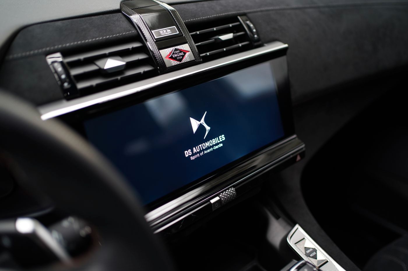 Fahrzeugabbildung DS Automobiles DS7 BlueHDi 130 EAT8 Performance Line+ Focal Nav
