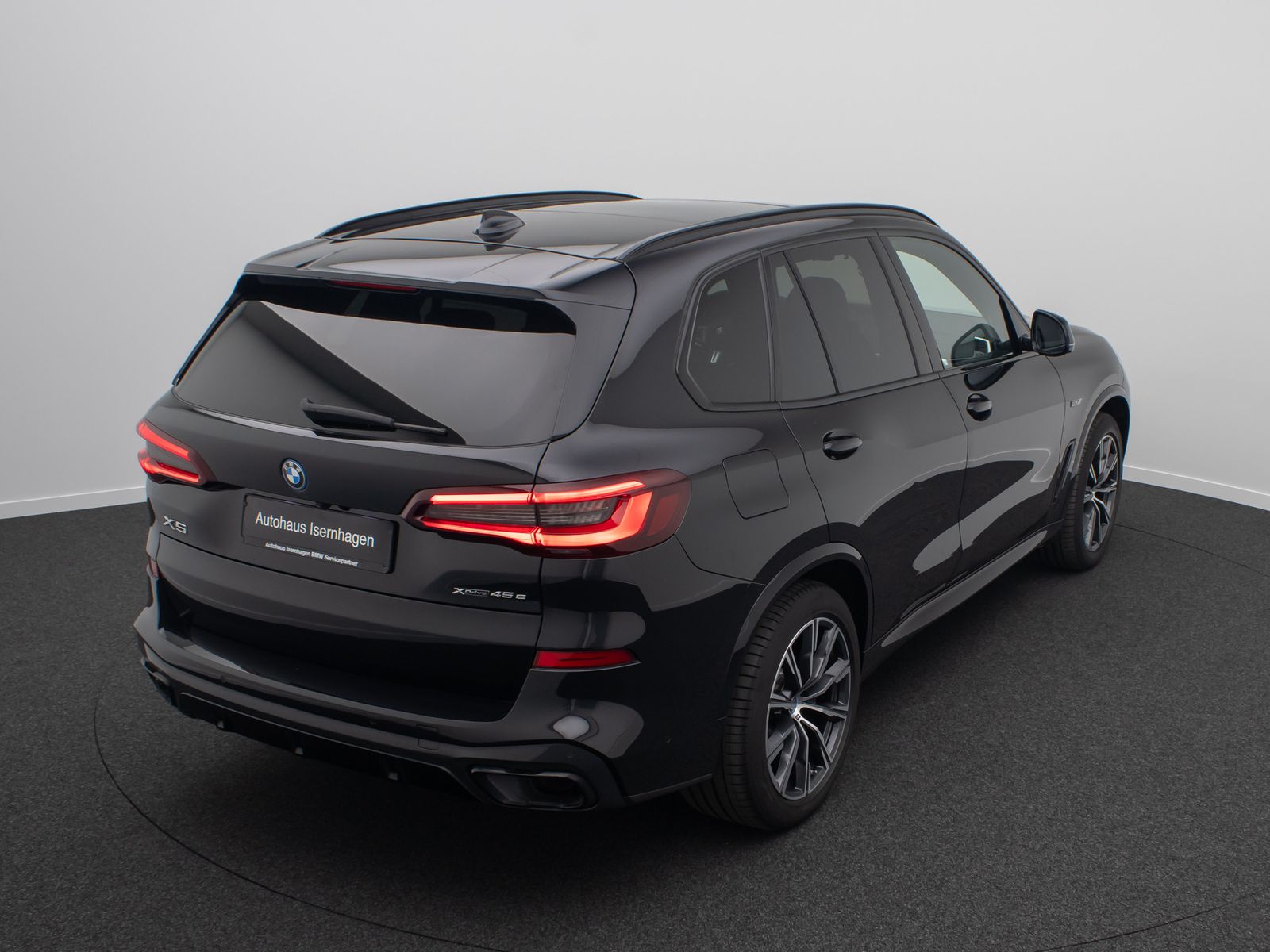 Fahrzeugabbildung BMW X5 xD45e M Sport B&W Kamera DAB Panorama Alarm