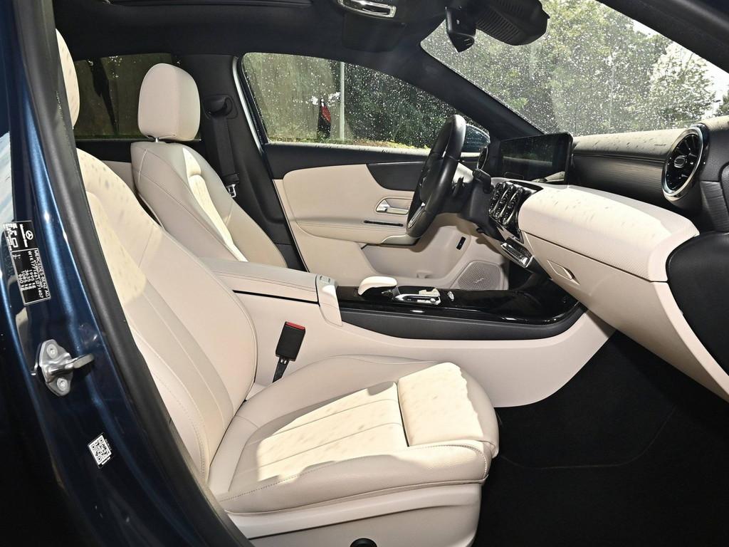 Mercedes-Benz A 250 Limo Progressive PANO MULTIB. LED 360° SHZ