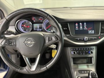 Fotografie des Opel Astra 1.5 D Sports Tourer 120 Jahre
