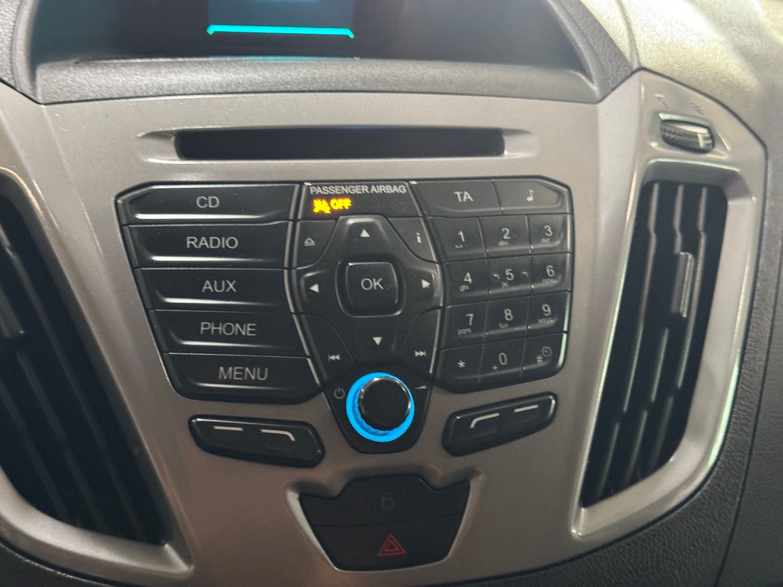 Fahrzeugabbildung Ford TOURNEO CUSTOM 2.2 TDCI WESTFALIA EUROLINE STHD