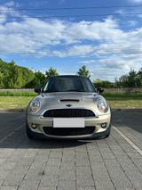 MINI Cooper S  - MINI MINI mit Benzin-Antrieb: Gelb