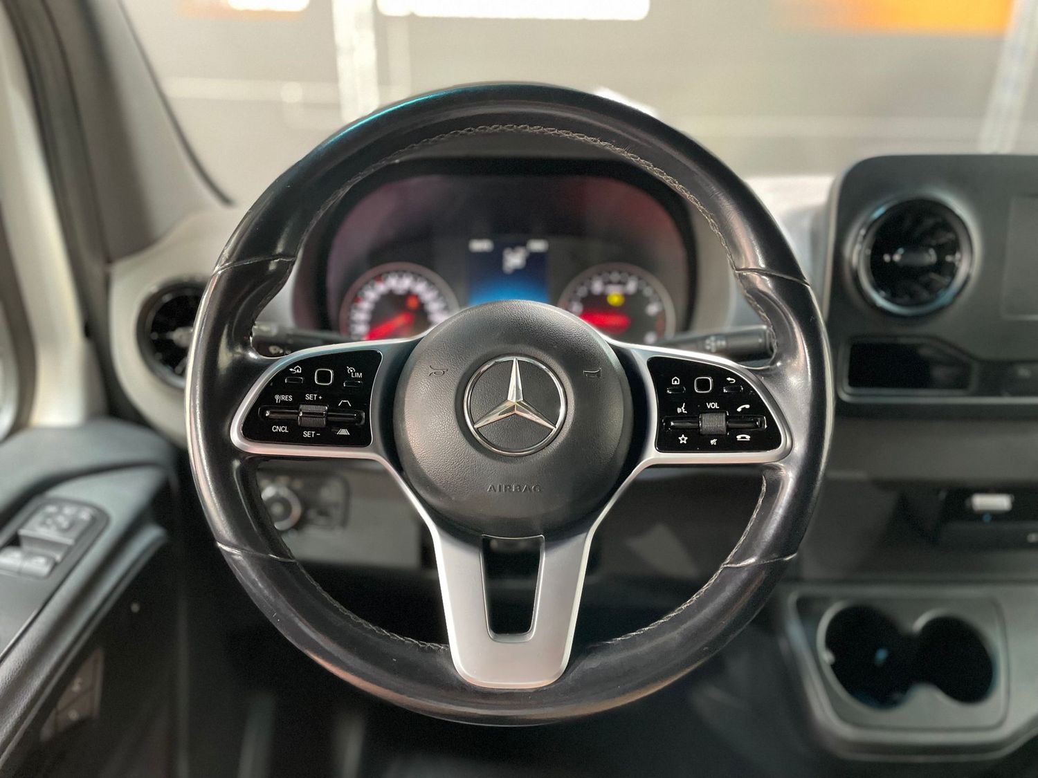 Fahrzeugabbildung Mercedes-Benz Sprinter 319CDI V6 Autm L2#Kamera#LED#ACC#AHK3,5