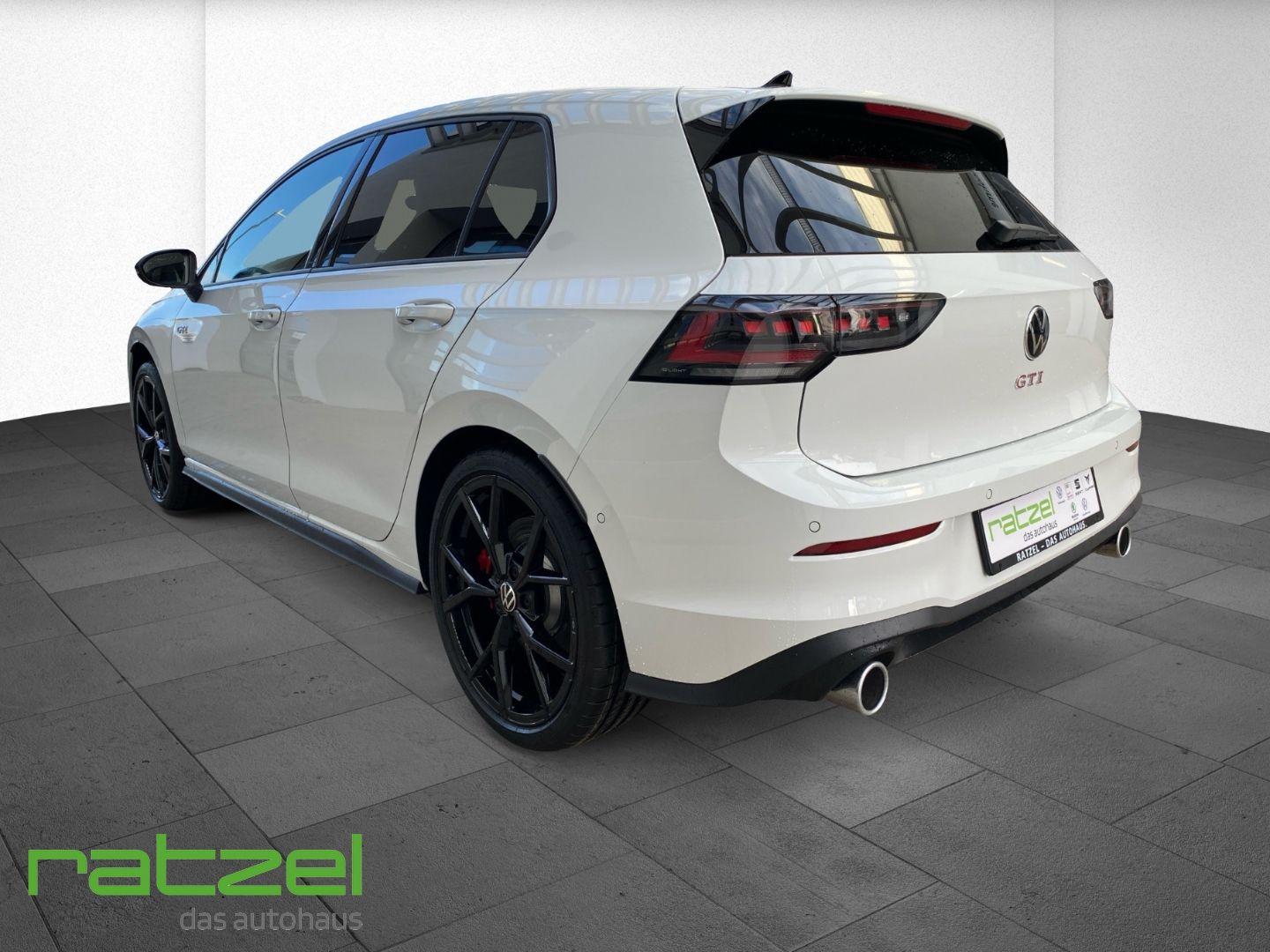 Fahrzeugabbildung Volkswagen Golf GTI VIII 2.0TSI DSG Business+BlackStyle+AHK