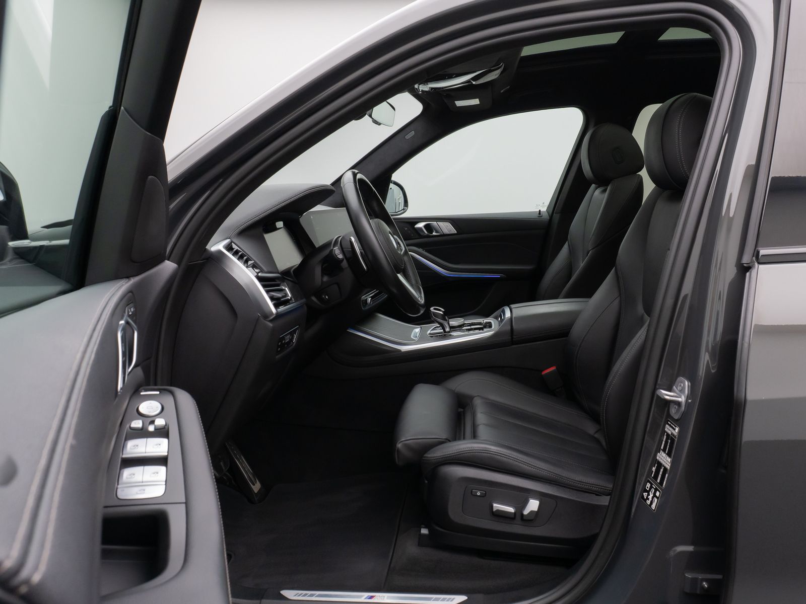Fahrzeugabbildung BMW X7 xD40d M Sport Panorama 360° SoftCL HUD DAB