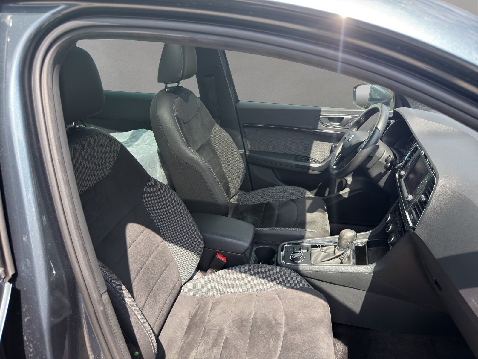 Fahrzeugabbildung SEAT Ateca 1.4 TSI Xcellence/PDC/NAVI/Klimaautomatik