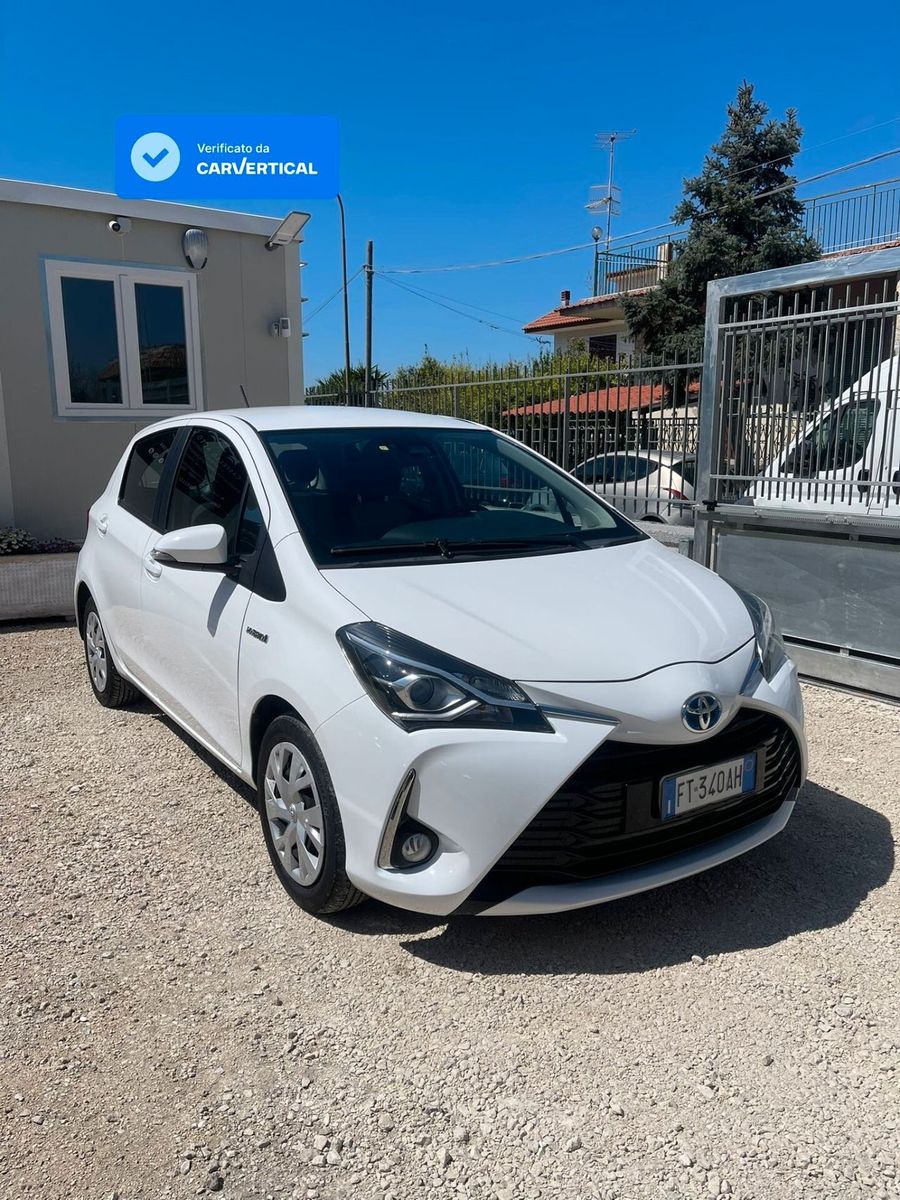 TOYOTA Yaris