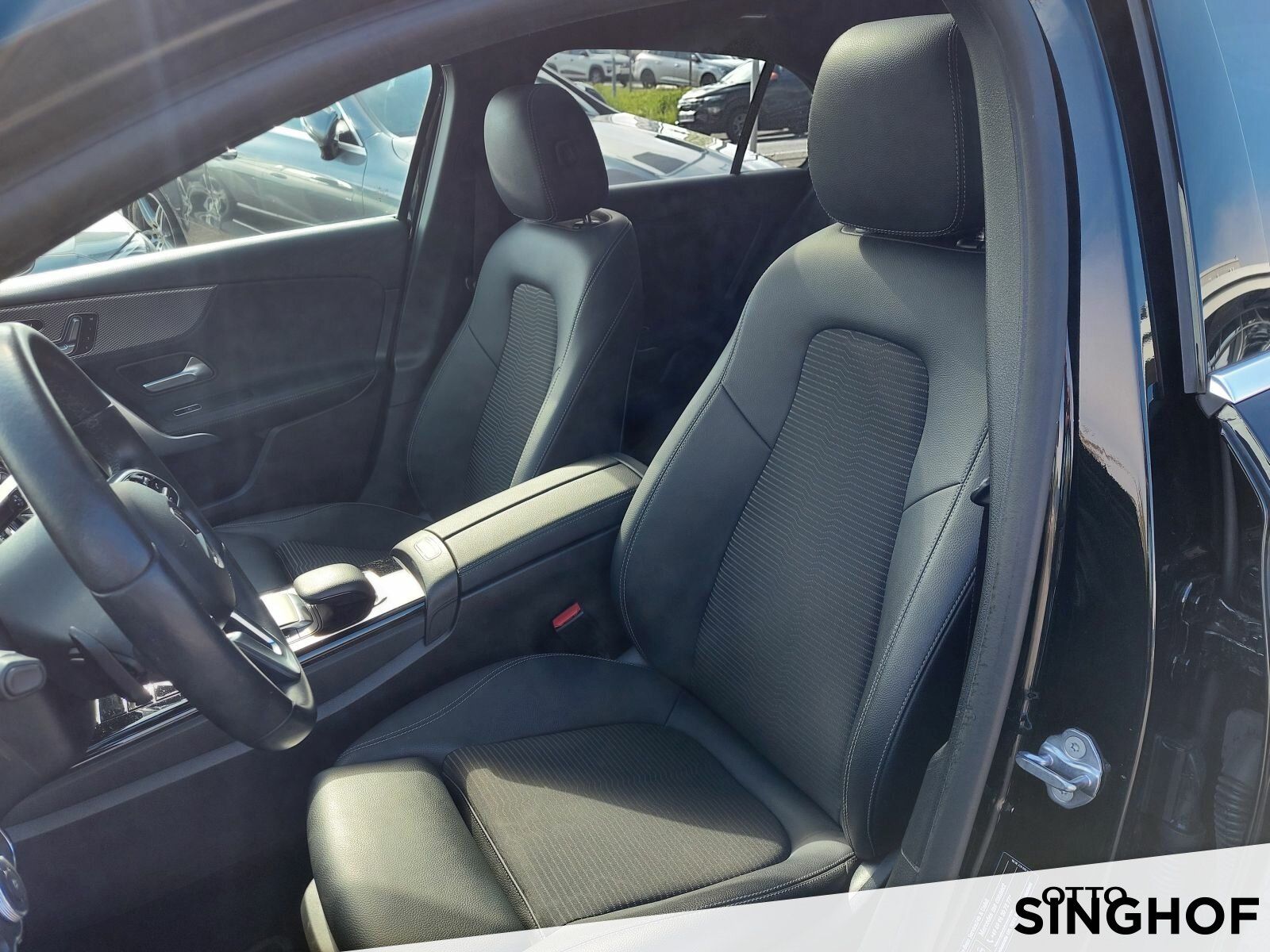 Fahrzeugabbildung Mercedes-Benz A 200 Progressive Pano+AHK+LED+Memory Sitze+TOTW