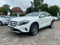 MERCEDES-BENZ GLA 180 d+19"AMG+STYLE+XENON+NAVI+TOTWINK.+SPUR