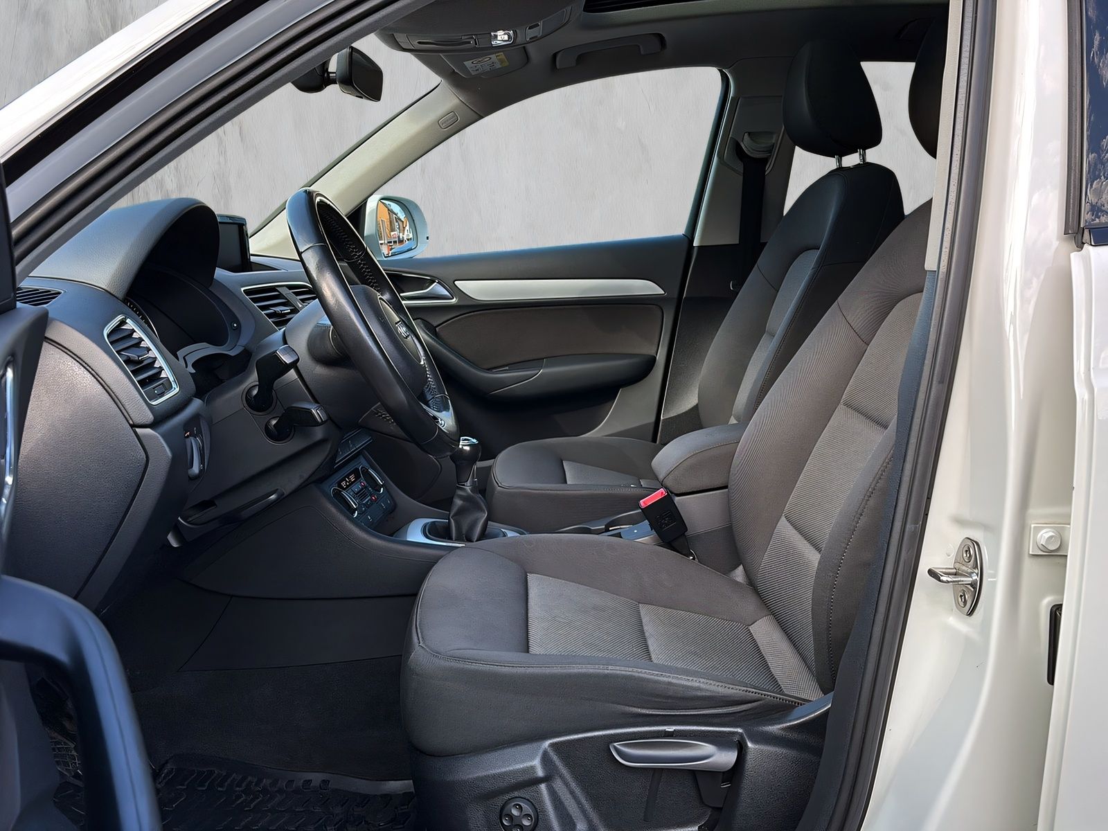 Fahrzeugabbildung Audi Q3 2.0 TDI S LINE SELECTION PANO NAVI KEYLESS