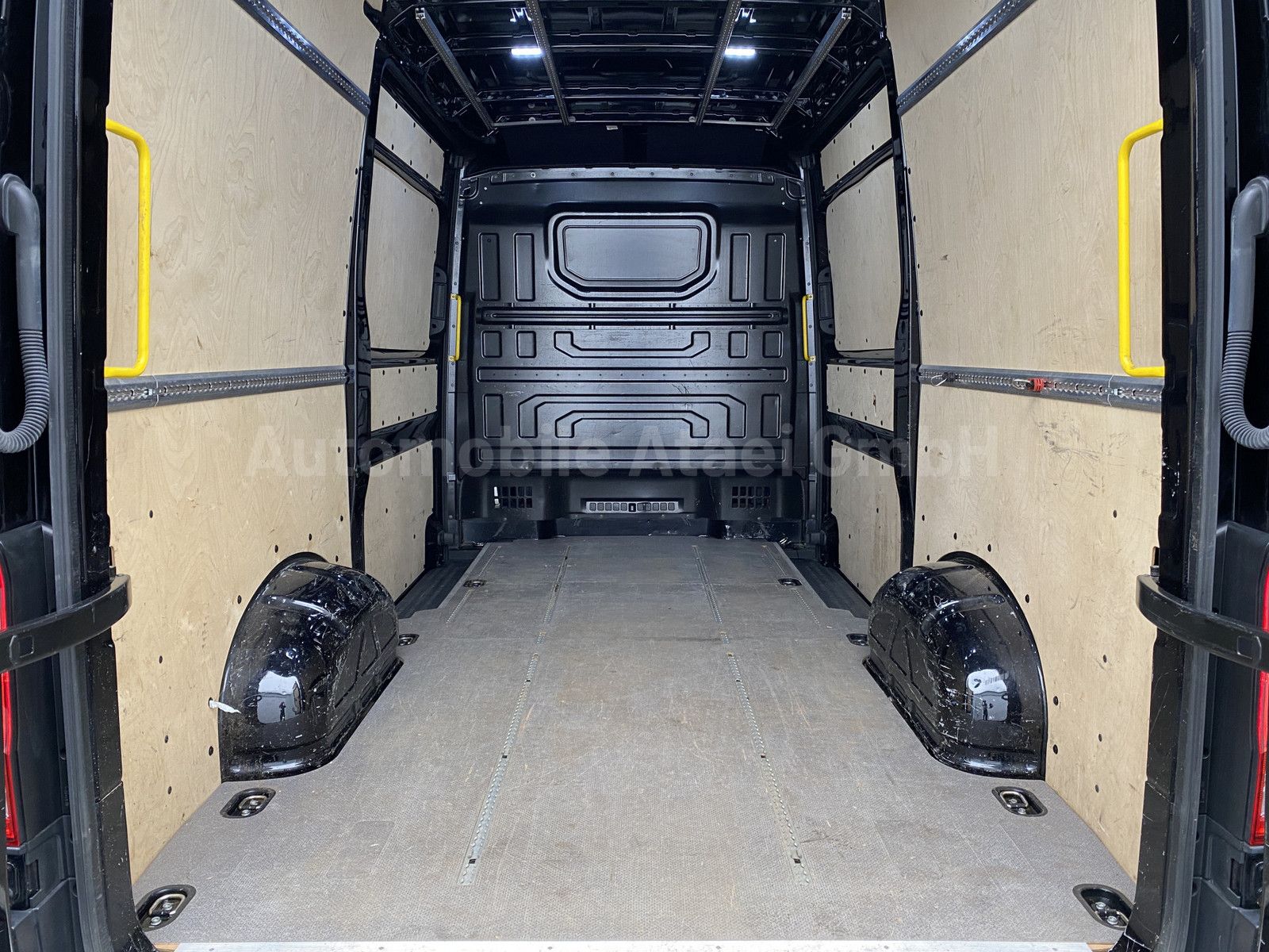 Fahrzeugabbildung Volkswagen Crafter 35 *2x Schiebetür* KAMERA (8477)