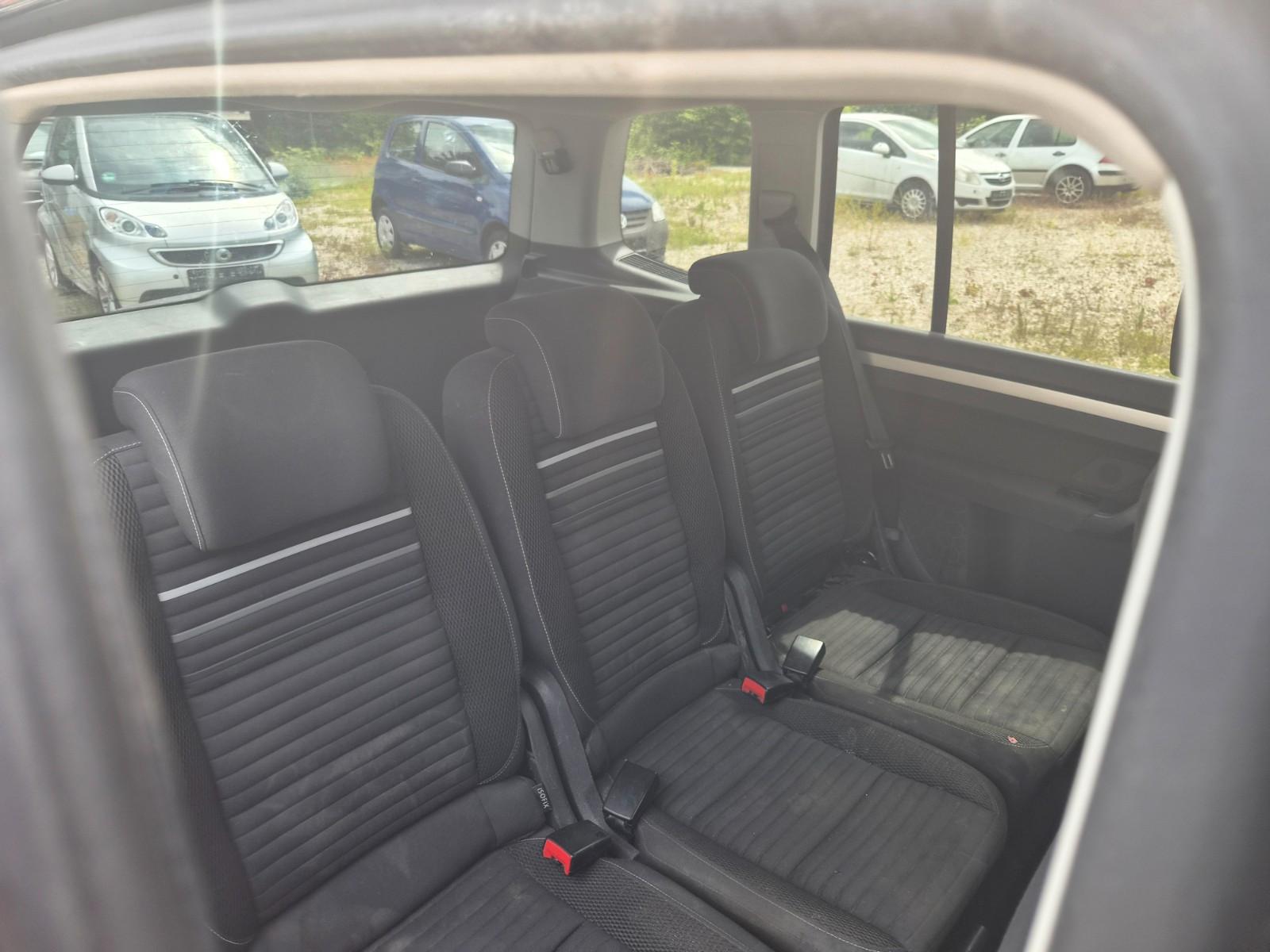 Volkswagen Touran 2014 — photo 9