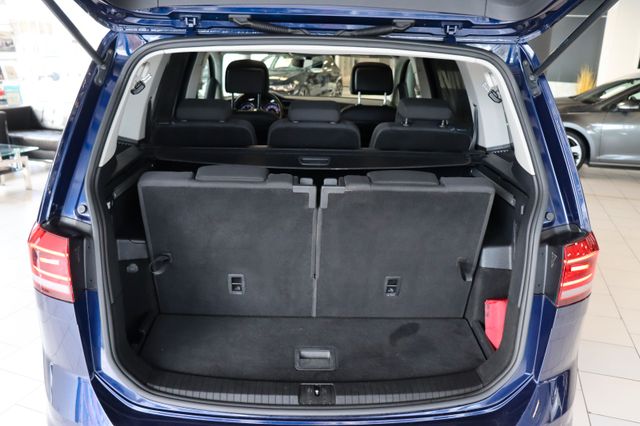 Fahrzeugabbildung Volkswagen Touran 1.6Ltr Comfortline |7SITZER|PANO|SHZ|PDC|