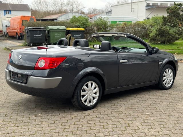 Renault Megane II Coupe / Cabrio Dynamique mit Panorama