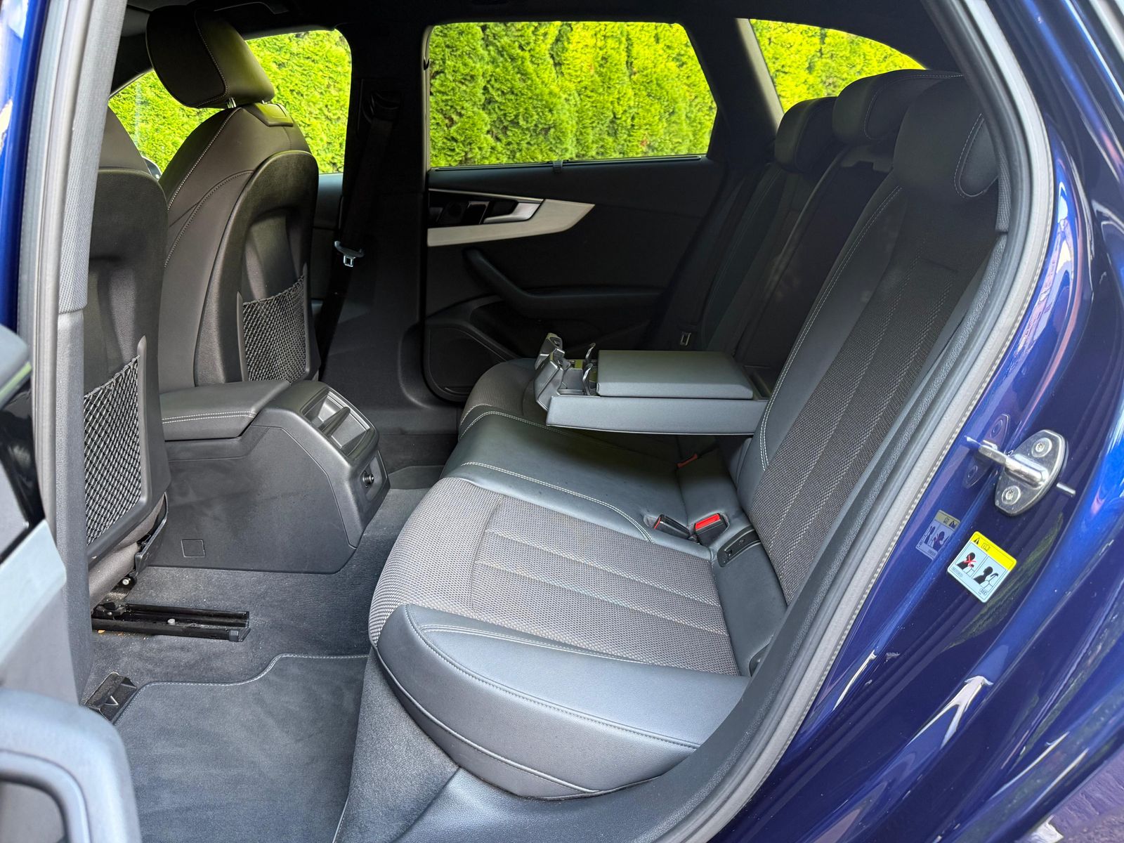 Fahrzeugabbildung Audi A4 Avant 40 TDI S-tr. S Line LED+NAV+KAM+SHZ+MFL