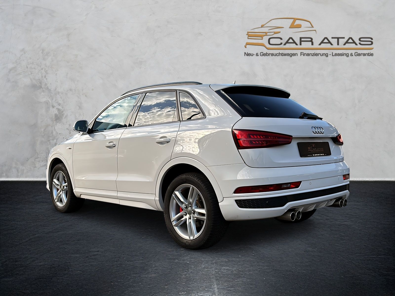 Fahrzeugabbildung Audi Q3 2.0 TDI S LINE SELECTION PANO NAVI KEYLESS