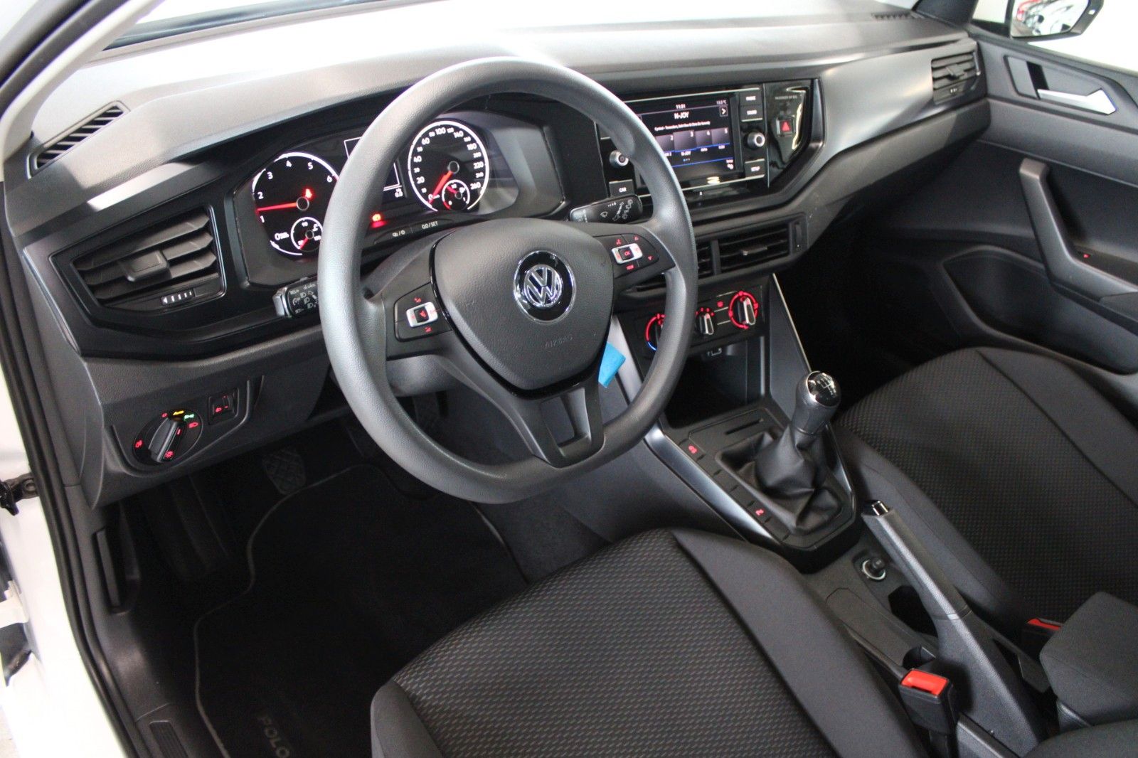 Fahrzeugabbildung Volkswagen Polo 1.0 TSI TRENDLINE 5-trg Klima PDC 1.Hand