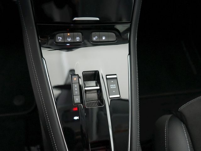Grandland GSe 4X4 PHEV AT+AHK+LED+NAVI+360 GRAD 