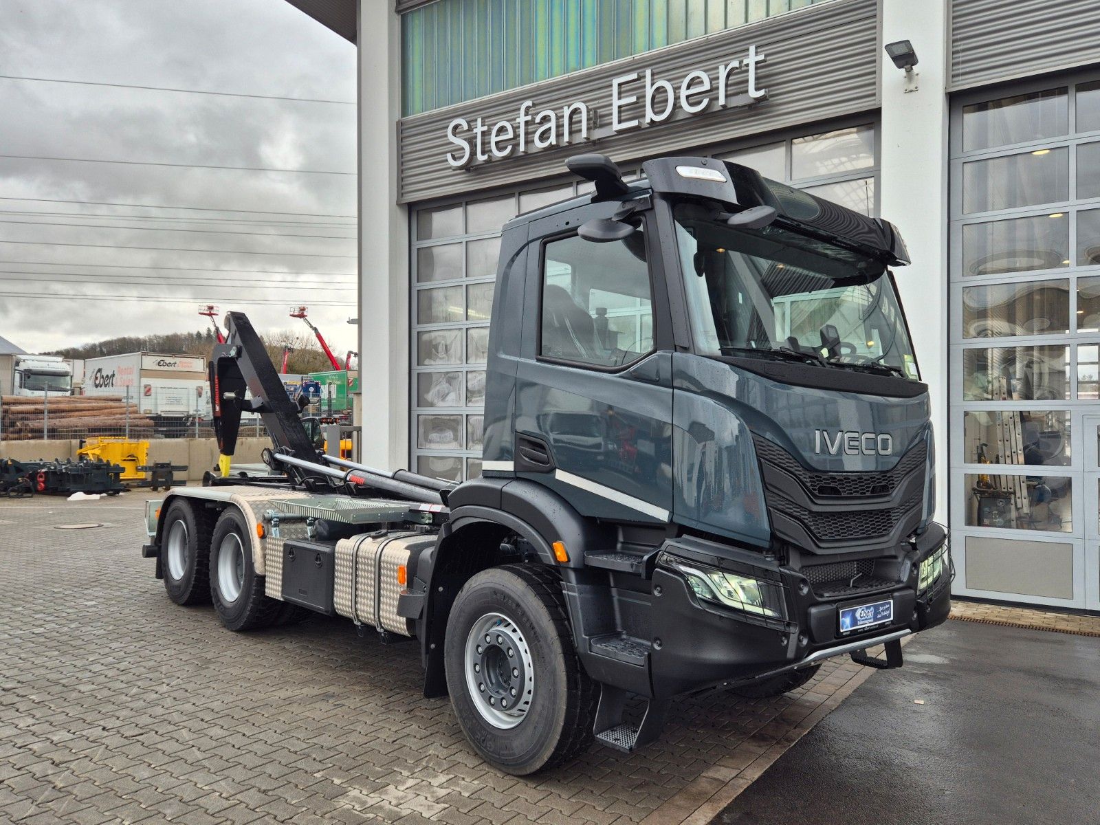 Fahrzeugabbildung Iveco AD300X54Z/P HR 6x4 Abrollkipper