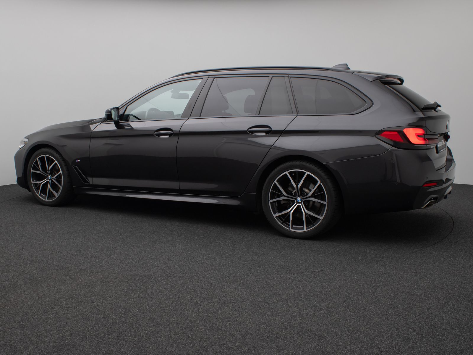 Fahrzeugabbildung BMW 520i M Sport Kamera DAB AHK Alarm Komfort 19Zoll