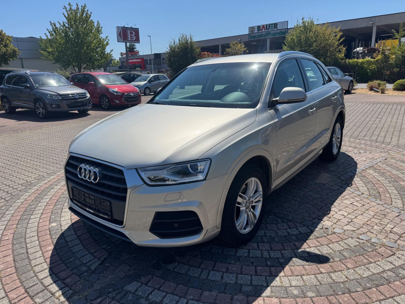 Audi Q3 sport Navi,Xenon,Anhängerkupplung,PDC,SHZ,