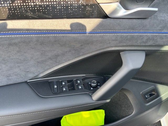 Fahrzeugabbildung Volkswagen Tayron 2.0TDI DSG 4M R-LINE AHK+PANO+STDHZG+20"+