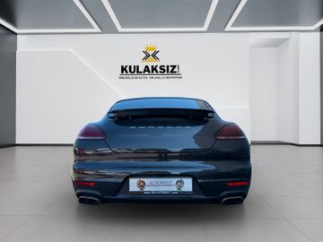 Porsche Panamera - 4