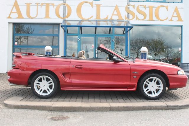 Ford Mustang GT Convertible 4.6 V8