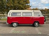 Volkswagen T2 - rote Volkswagen T2