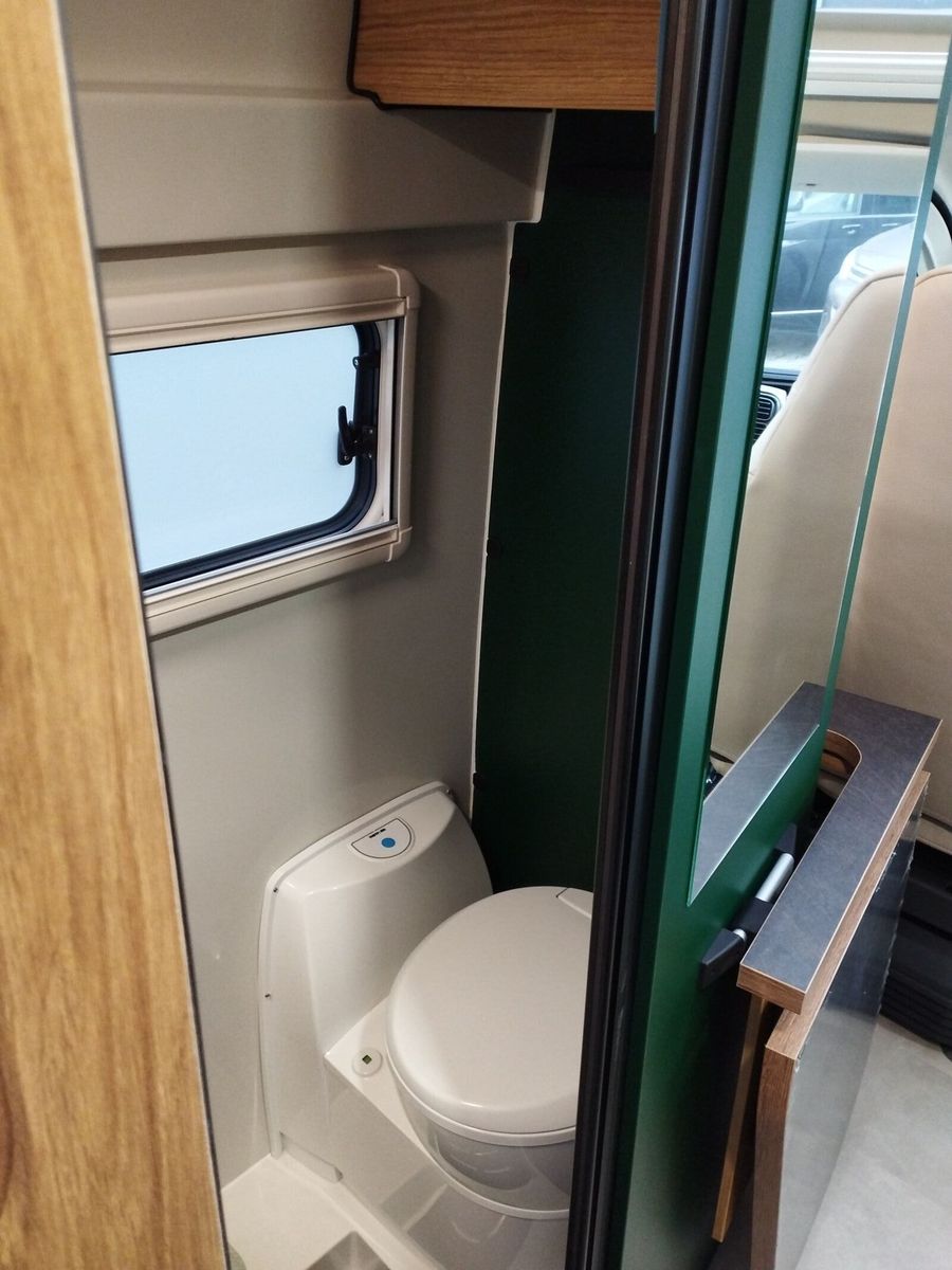 Fahrzeugabbildung Karmann Dexter DE 600 Markise, Captain-Chair-Sitze