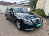 Mercedes-Benz E 220 E -Klasse T-Modell E 220 CDI, MOTOR KLAPPE - Mercedes-Benz: Cdi Motor